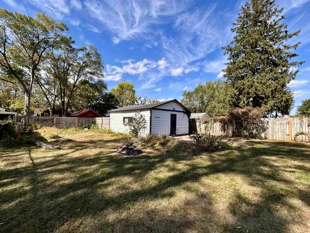 $125,000 | 2216 North Court Street, Rockford, IL 61103