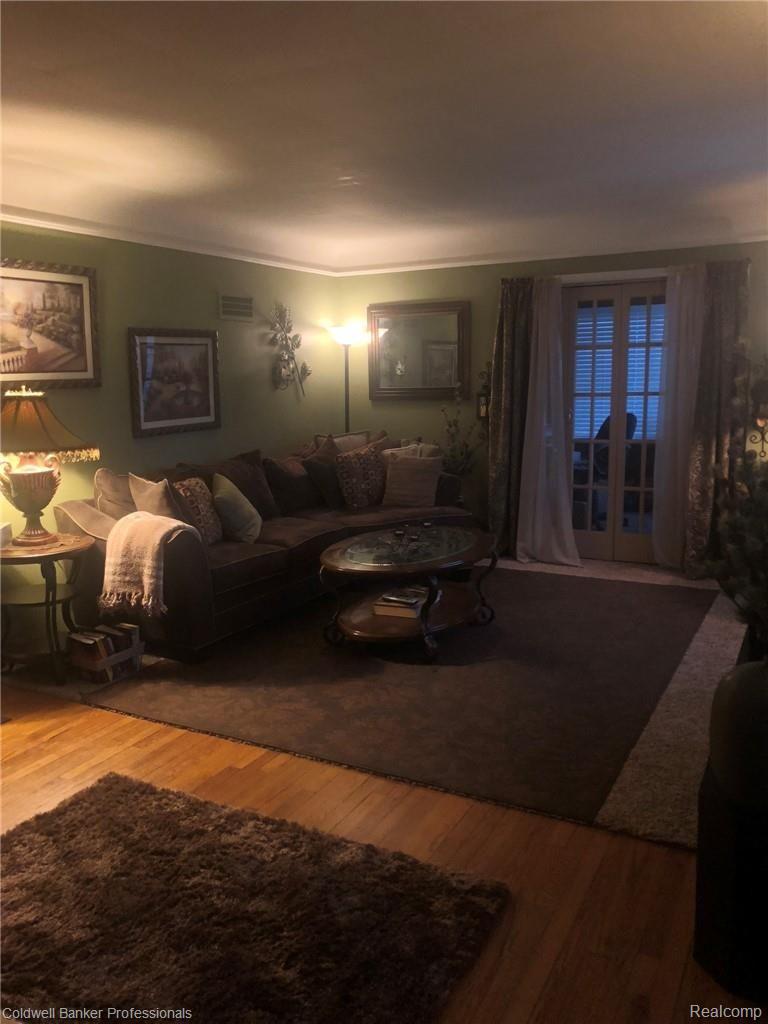 902 West Silver Lake Road Fenton, MI 48430 - Photo 6 of 26 6.JPEG