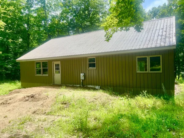 $199,900 | 2201 South Sand Lake Road, Hillsdale, MI 49242