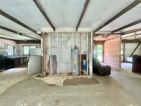 $199,900 | 2201 South Sand Lake Road, Hillsdale, MI 49242