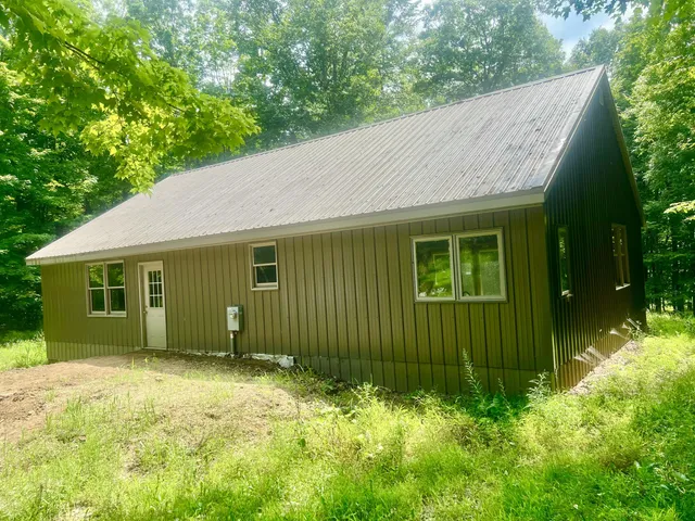 $199,900 | 2201 South Sand Lake Road, Hillsdale, MI 49242