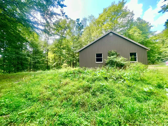 $199,900 | 2201 South Sand Lake Road, Hillsdale, MI 49242