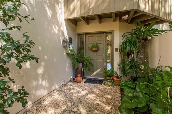 $590,000 | 100 Tchefuncte Oaks Drive, Unit 100, Mandeville, LA 70471