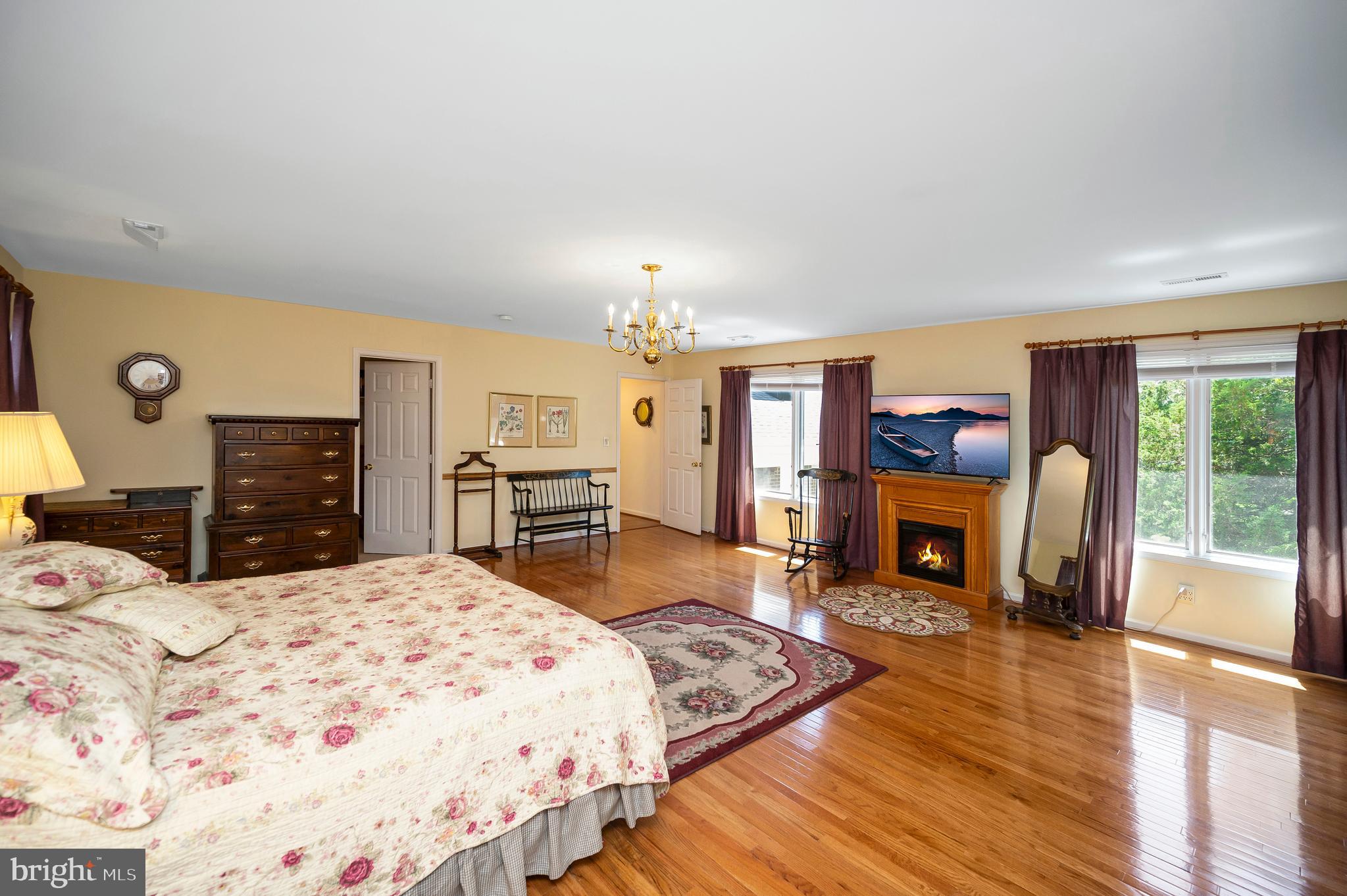102 Flat Run Locust Grove, VA 22508 - Photo 20 of 60 Light-filled, expansive primary bedroom suite
