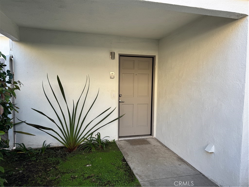 1102 Barbara Street, Unit B Redondo Beach, CA 90277 - Photo 19 of 22 a view of a backyard