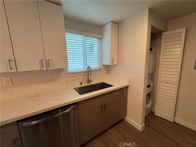 $3,995 | 1102 Barbara Street, Unit B, Redondo Beach, CA 90277