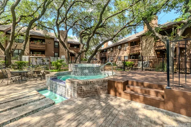 a view of yard in front of building