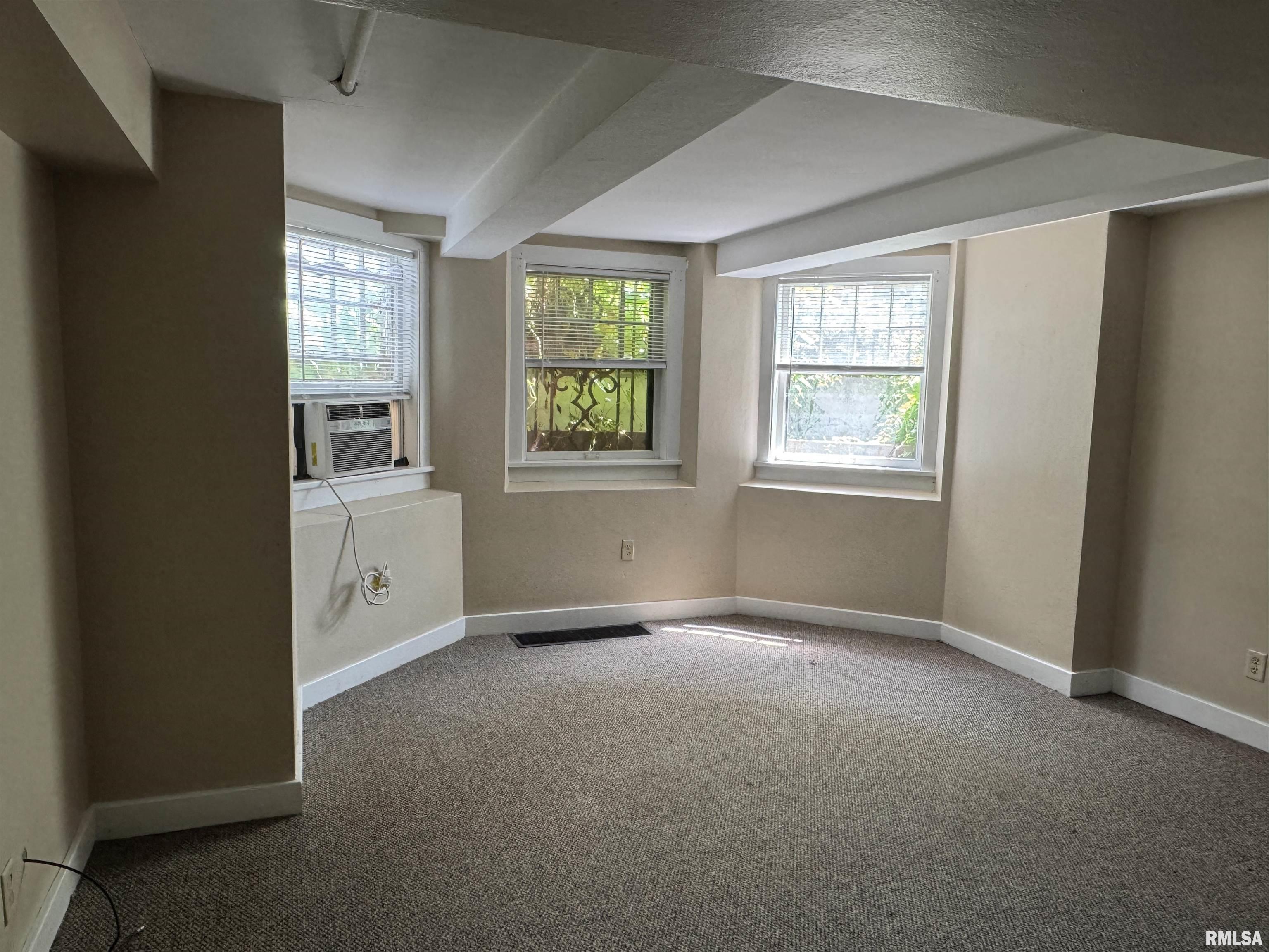 2648 Ripley Street, Unit 5 Davenport, IA 52803 - Photo 2 of 11