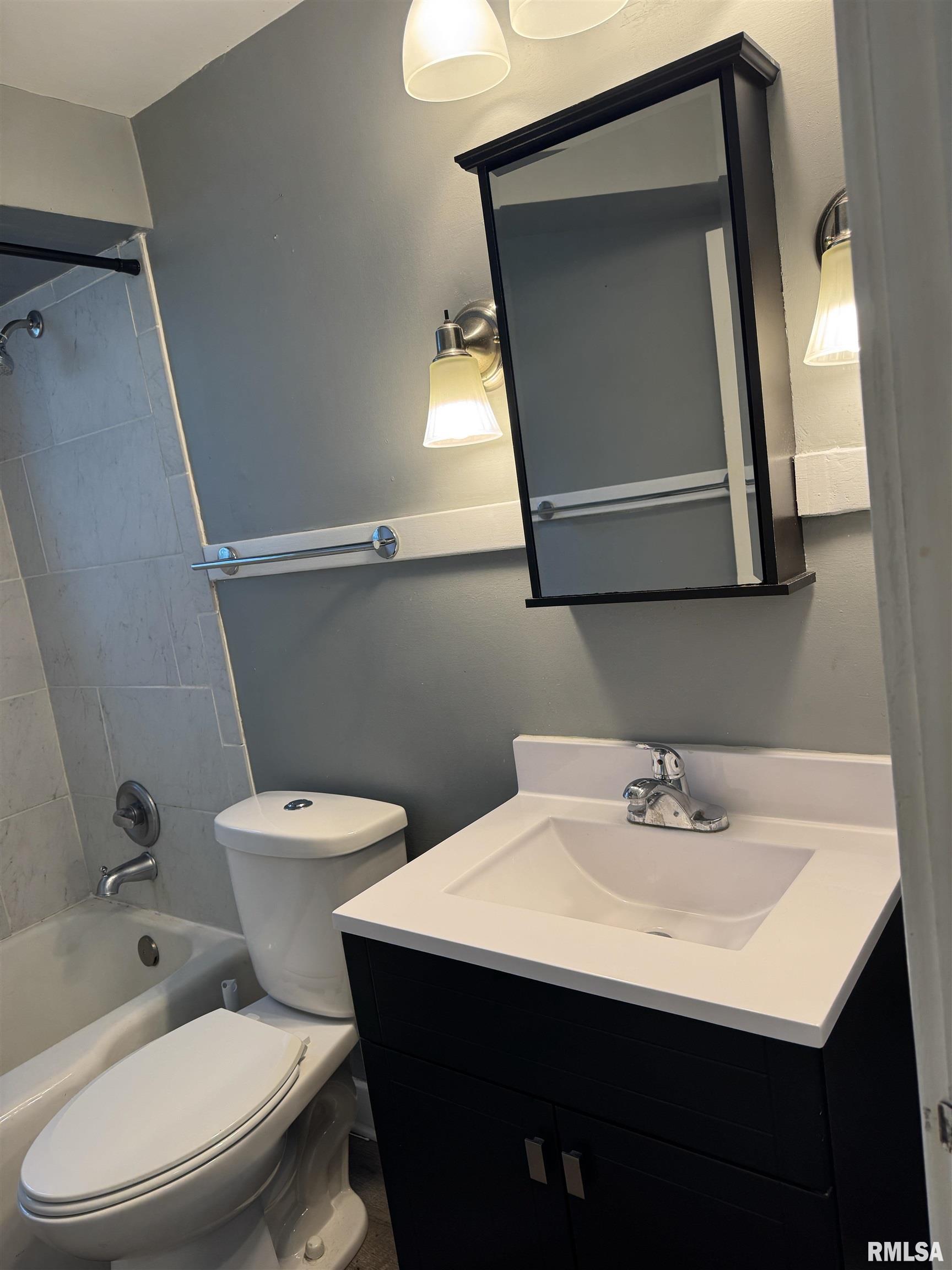 2648 Ripley Street, Unit 5 Davenport, IA 52803 - Photo 9 of 11