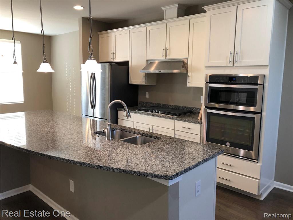 2908 Glenbar Circle, Unit 92 Rochester, MI 48307 - Photo 3 of 16