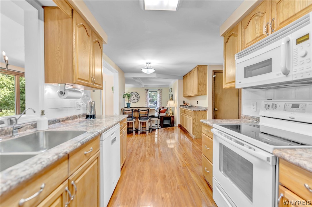 4631 Pine Manor, Unit E Clarence, NY 14031 - Photo 17 of 50