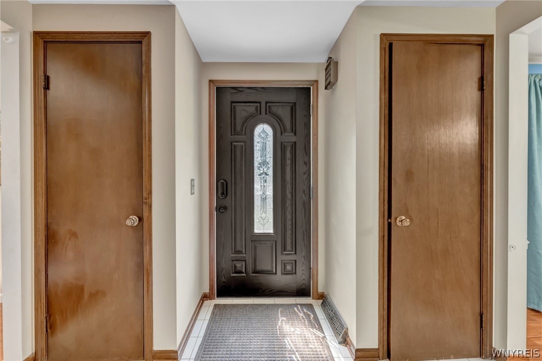 4631 Pine Manor, Unit E Clarence, NY 14031 - Photo 6 of 50