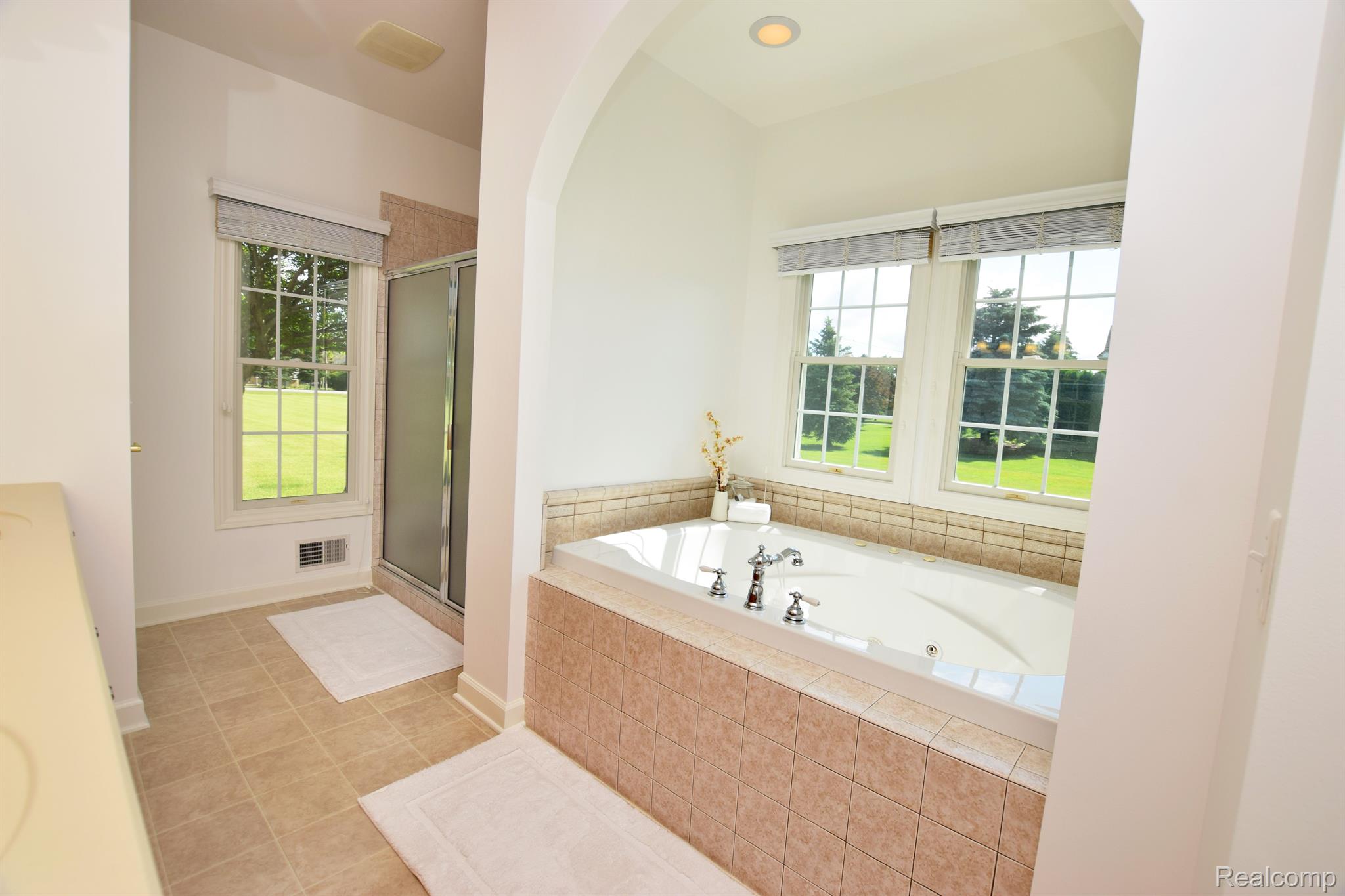 1417 Reid Road Flint, MI 48507 - Photo 19 of 39 Master Bathroom with Jacuzzi Tub