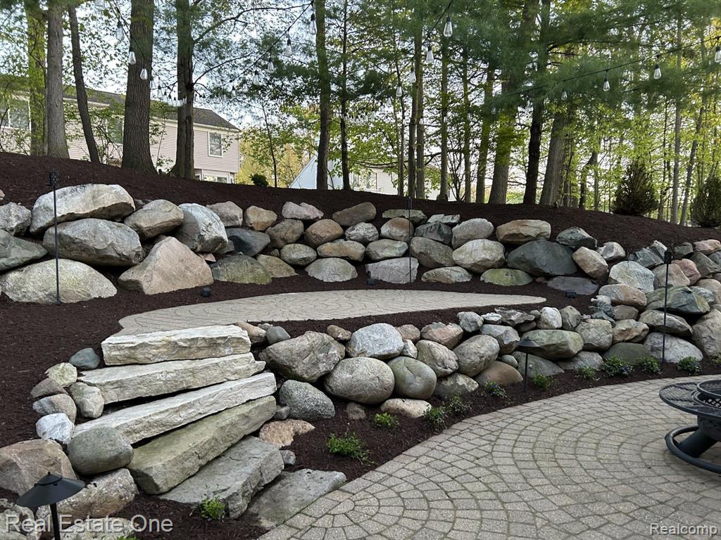 516 Bloomer Ridge Drive Rochester, MI 48307 - Photo 6 of 58