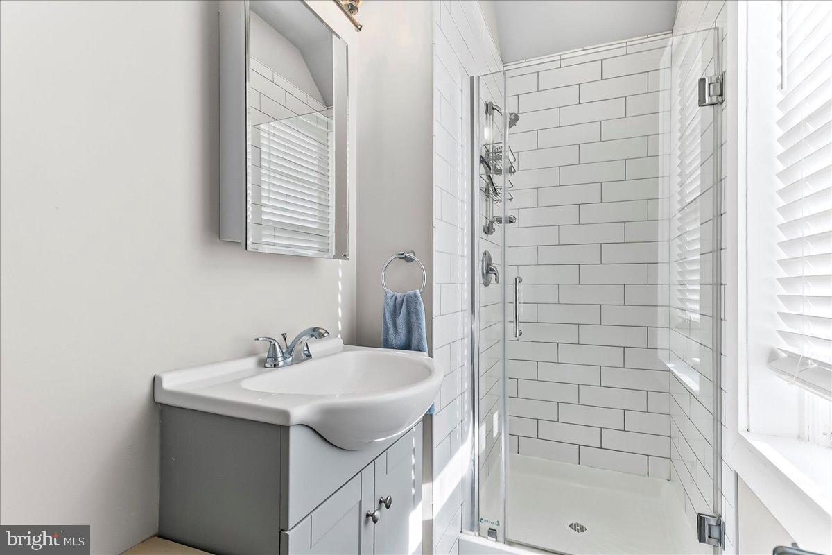 111 Gayley Street Media, PA 19063 - Photo 13 of 28 First floor bathroom.