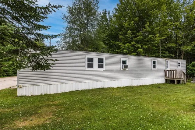 $129,900 | 68 Moose Lane, Rochester, NH 03867