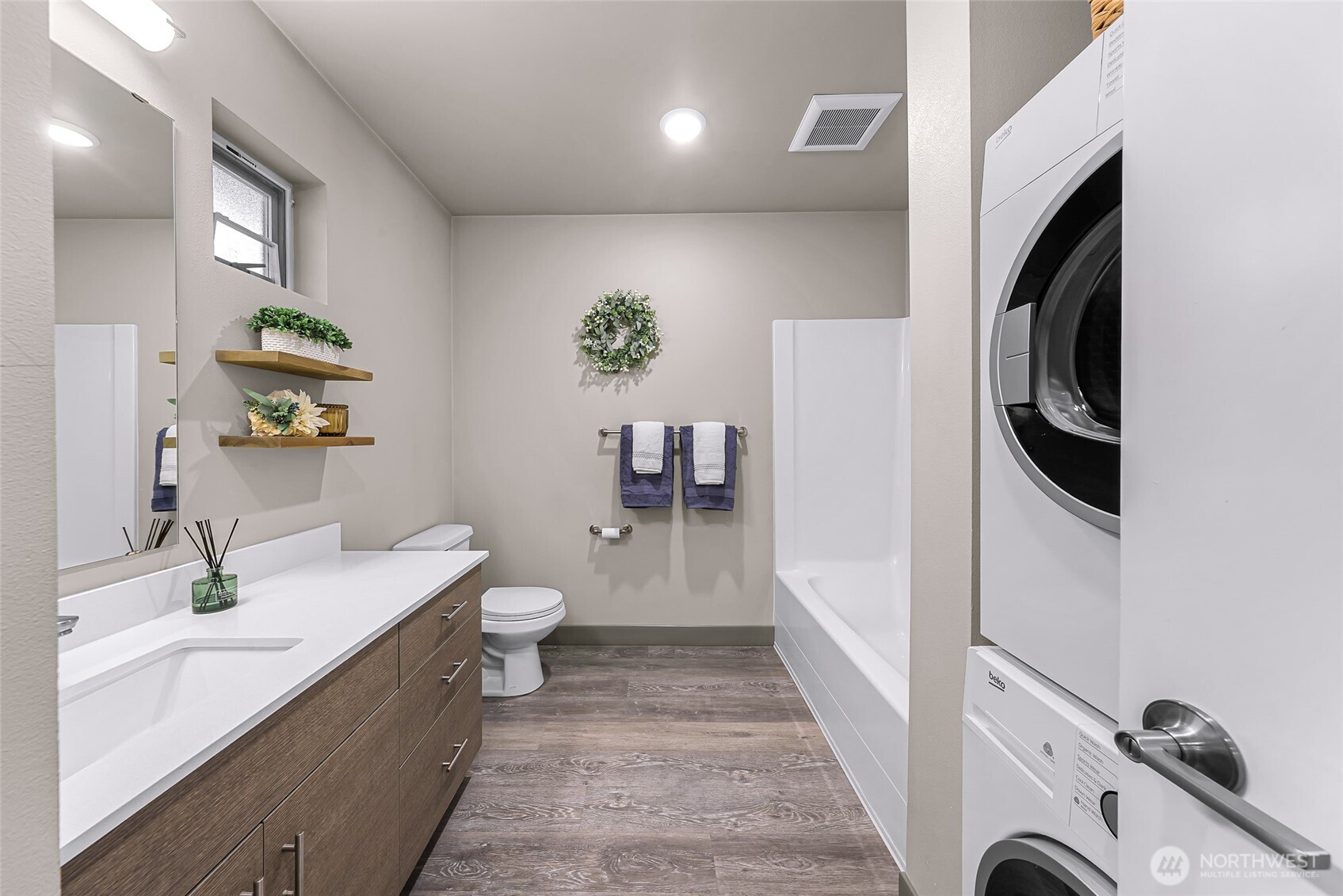 1882 Front Street, Unit 404 Lynden, WA 98264 - Photo 21 of 33