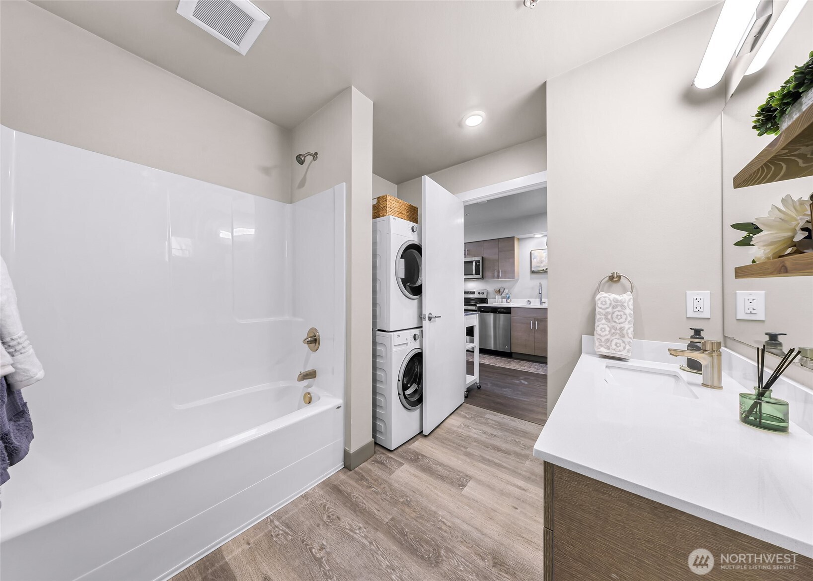 1882 Front Street, Unit 404 Lynden, WA 98264 - Photo 23 of 33