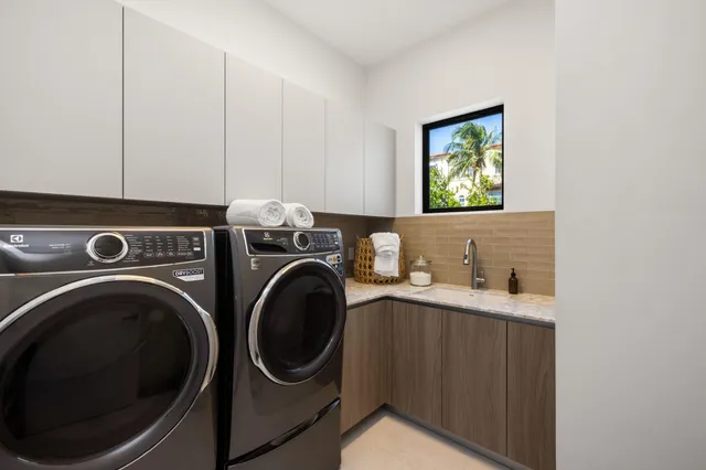 $6,890,000 | 819 Bamboo Lane, Delray Beach, FL 33483