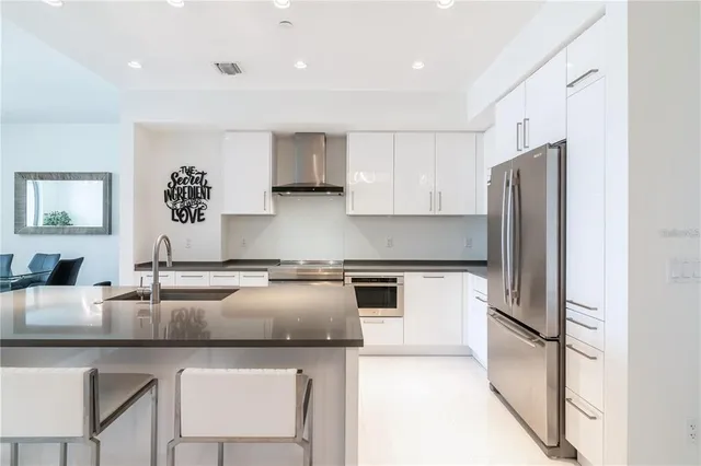 $6,500 | 111 South Pineapple Avenue, Unit 1002, Sarasota, FL 34236