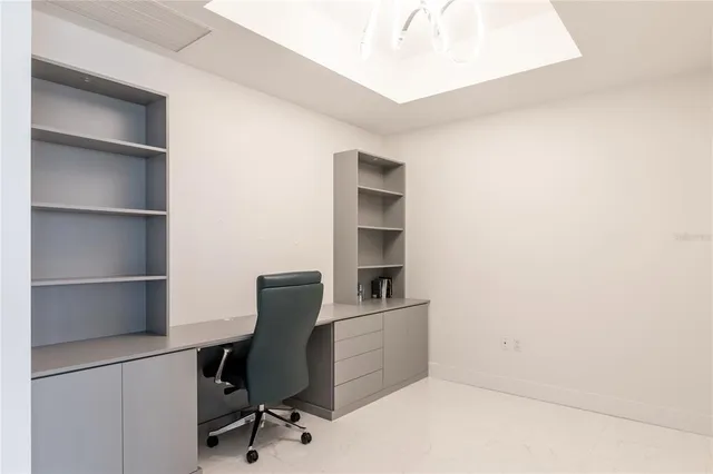 $6,500 | 111 South Pineapple Avenue, Unit 1002, Sarasota, FL 34236