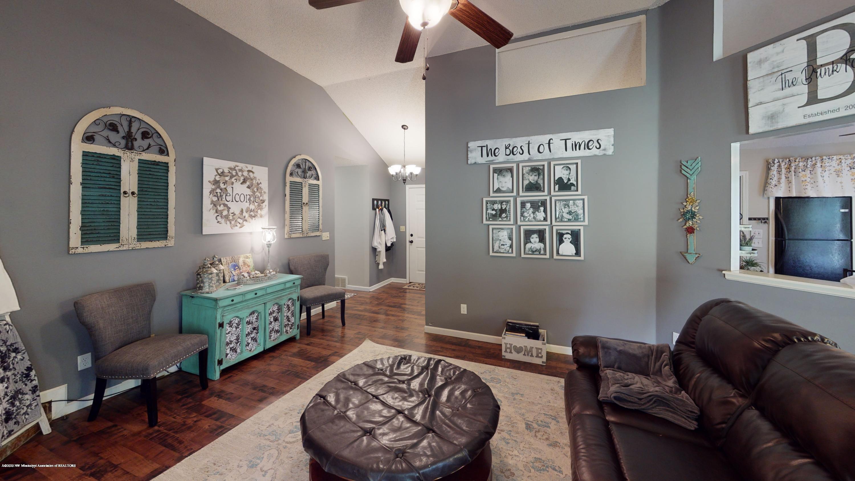14305 French Road Byhalia, MS 38611 - Photo 7 of 35 14305-French-Rd-Living-Room(1)
