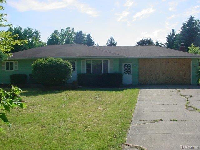 3461 Thomas Road Oxford, MI 48371 - Photo 2 of 22 261-918030 - FRONT2.JPG