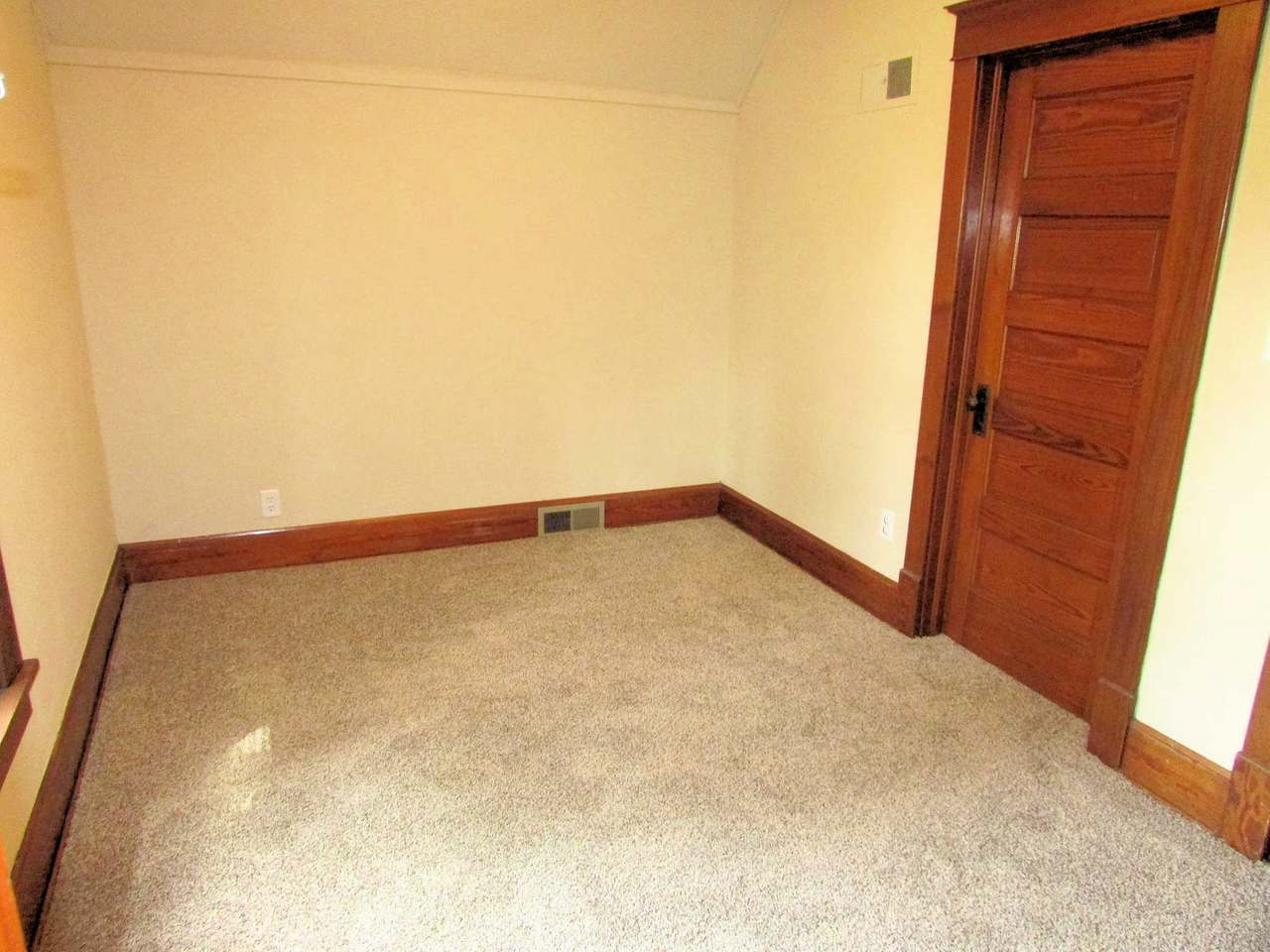 636 South Oneida Avenue Rhinelander, WI 54501 - Photo 17 of 22 Gallery Image 17