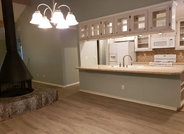 $1,700 | 10909 Glenwolde Drive, Unit 909, Houston, TX 77099
