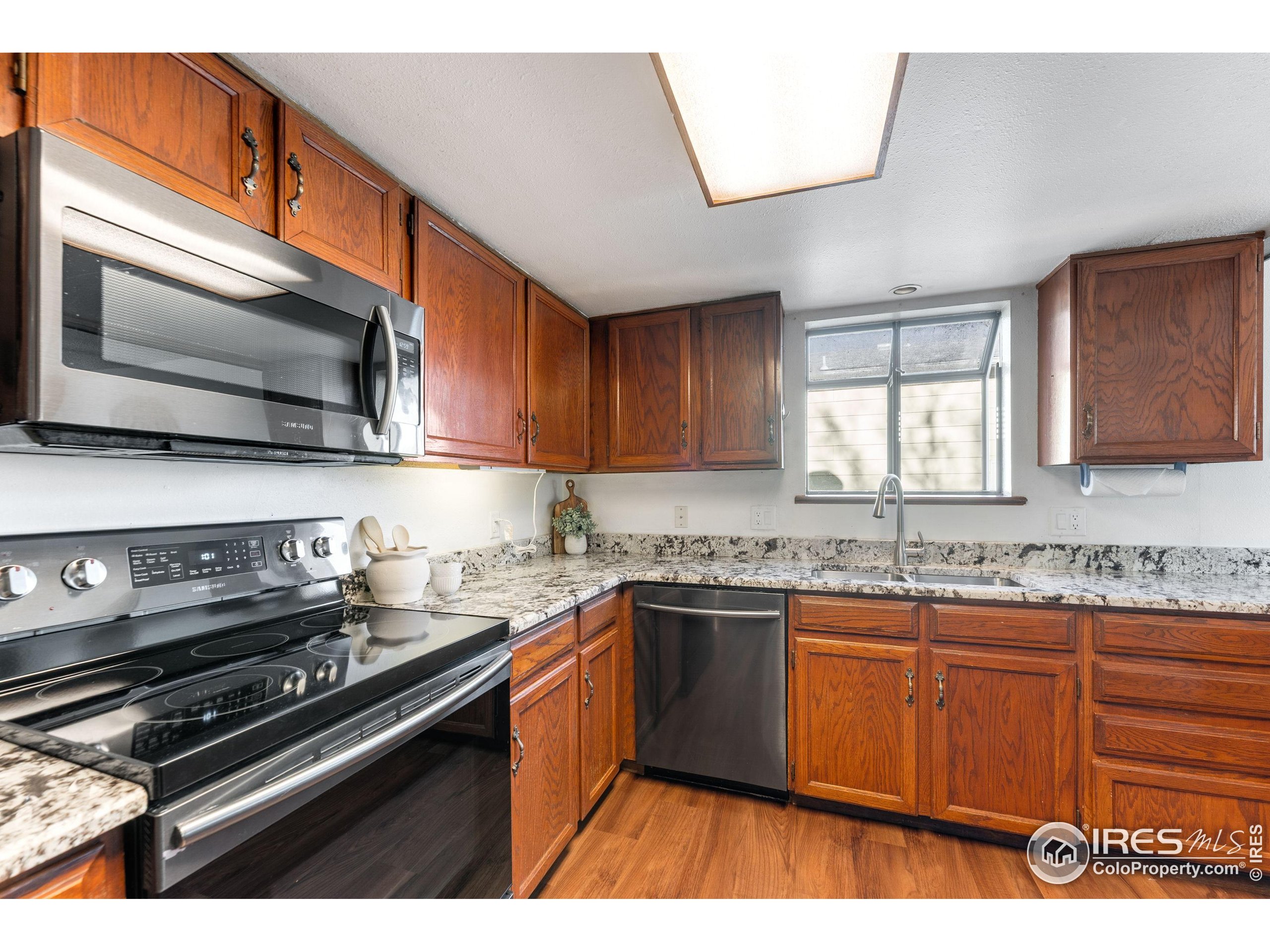 1900 Carr Drive Longmont, CO 80501 - Photo 9 of 30