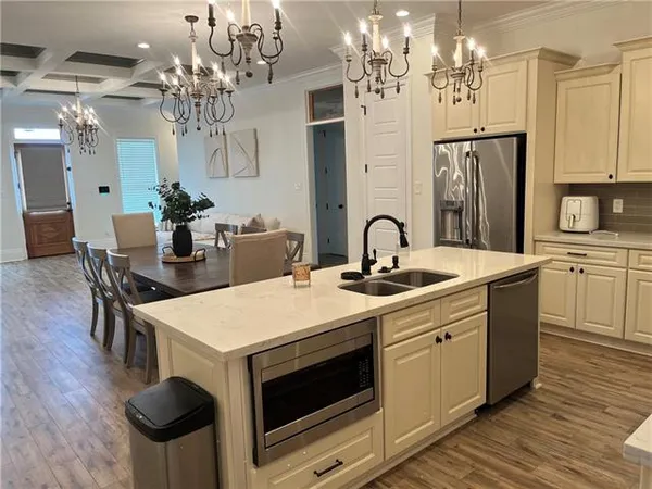 $309,000 | 2917 Volpe Drive, Chalmette, LA 70043