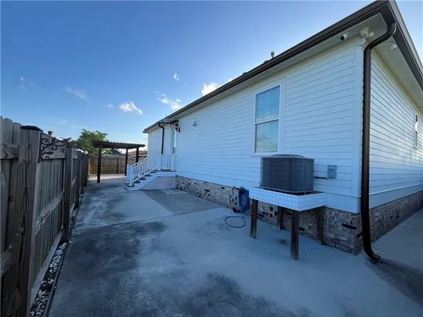 $309,000 | 2917 Volpe Drive, Chalmette, LA 70043