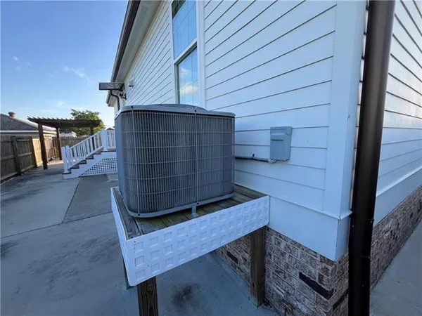 $309,000 | 2917 Volpe Drive, Chalmette, LA 70043