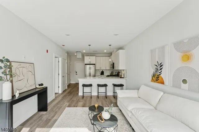 $2,365 | 140 West Webster Avenue, Unit 106, Roselle Park, NJ 07204