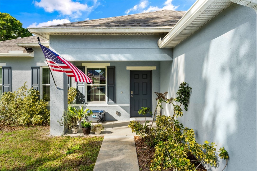 1343 Damask Lane Sebastian, FL 32958 - Photo 2 of 25