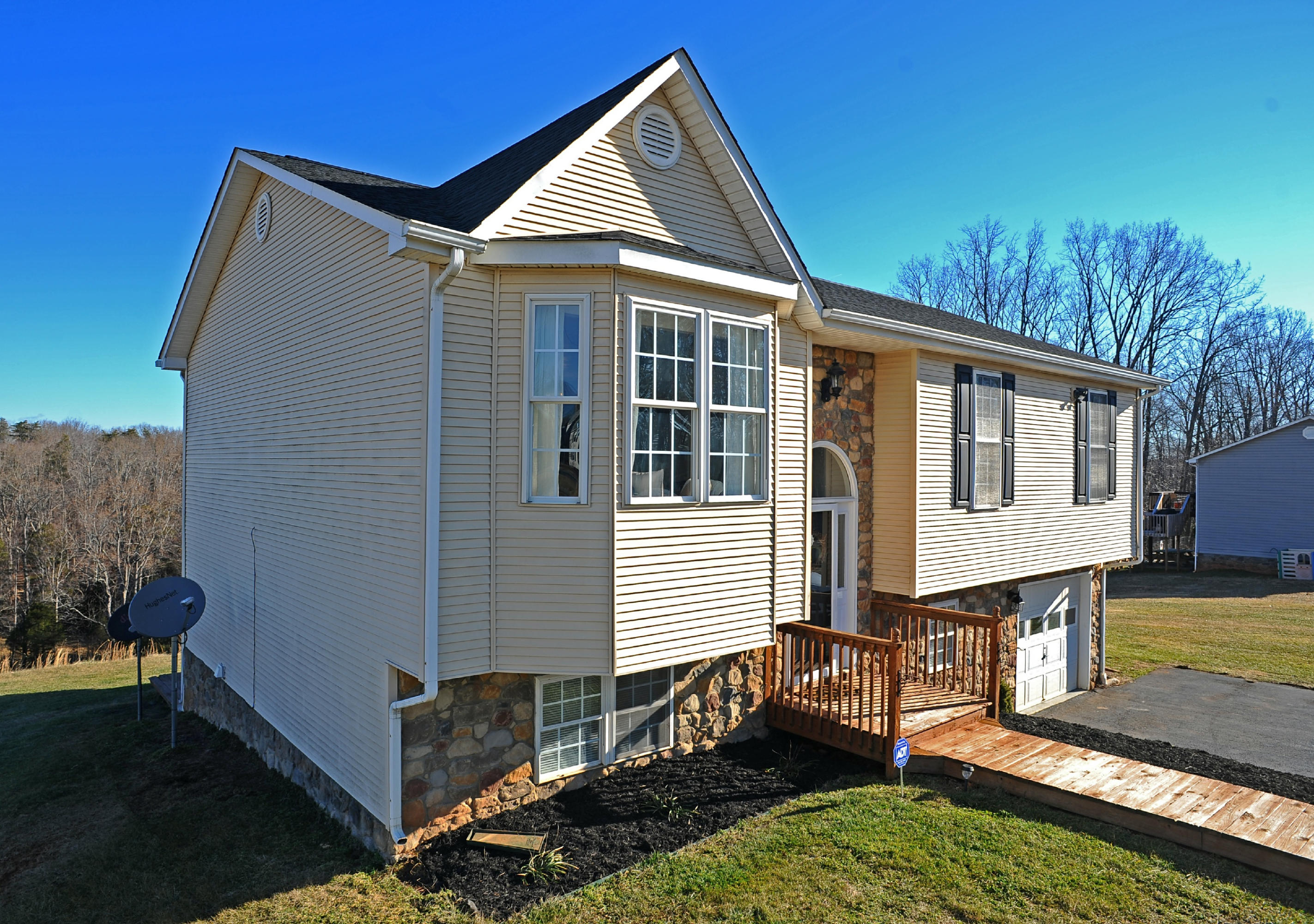 265 Northridge Road Hardy, VA 24101 - Photo 2 of 59 a front view of a house with yard
