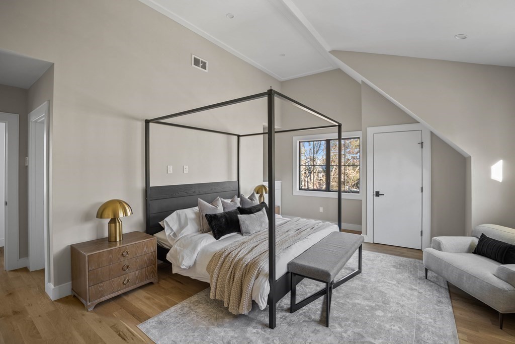 33 Glenland Road, Unit 2 Brookline, MA 02467 - Photo 13 of 40 Gallery Image 13