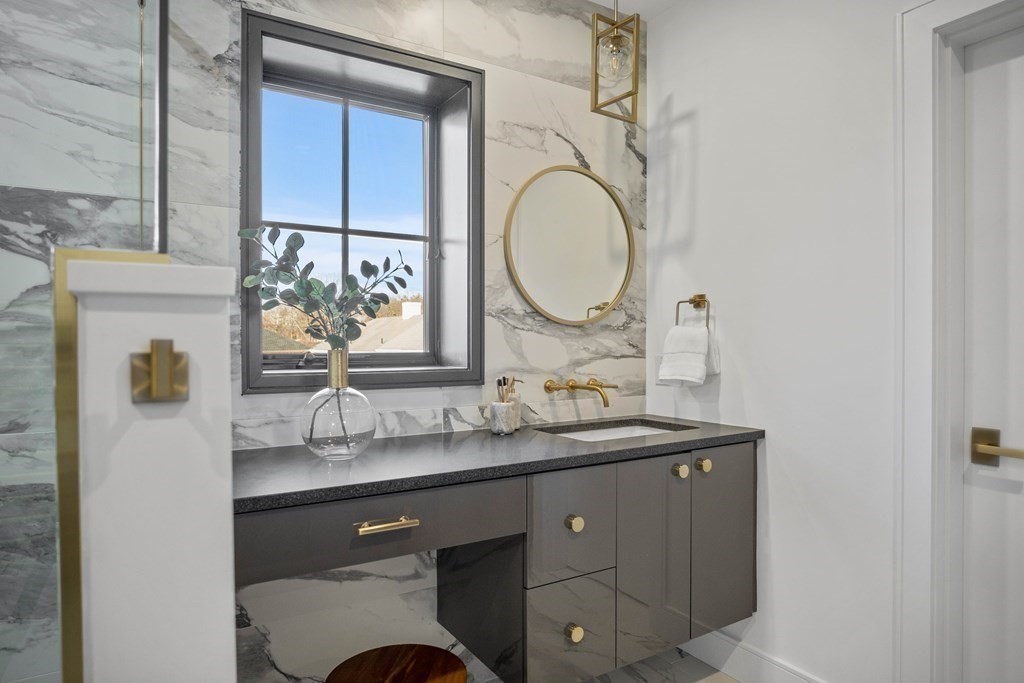 33 Glenland Road, Unit 2 Brookline, MA 02467 - Photo 18 of 40 Gallery Image 18