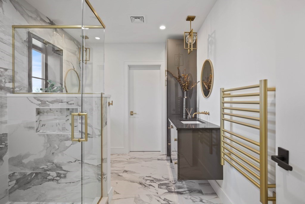 33 Glenland Road, Unit 2 Brookline, MA 02467 - Photo 19 of 40 Gallery Image 19