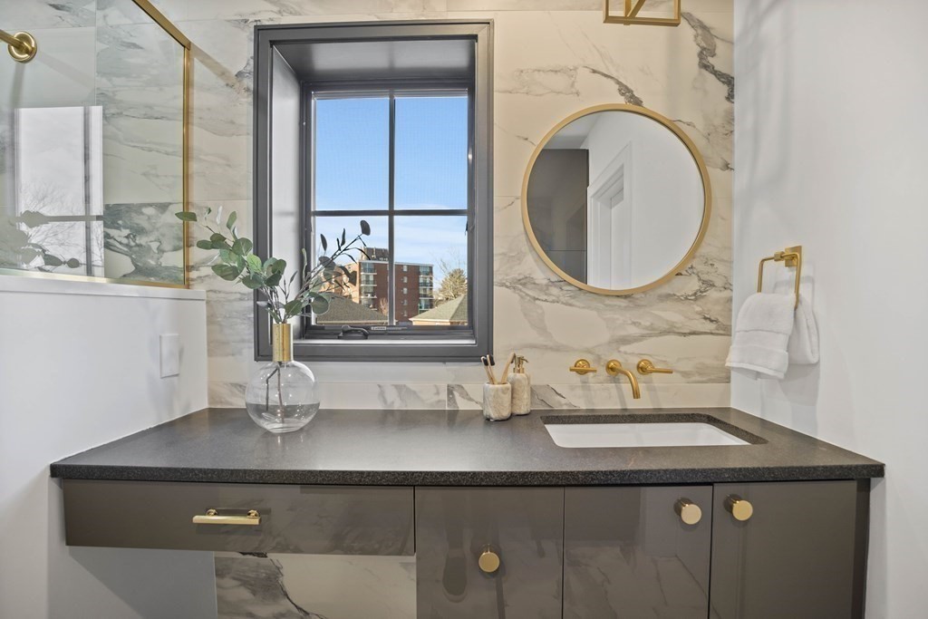 33 Glenland Road, Unit 2 Brookline, MA 02467 - Photo 20 of 40 Gallery Image 20