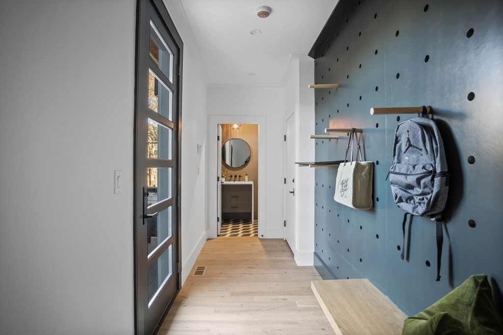 33 Glenland Road, Unit 2 Brookline, MA 02467 - Photo 2 of 40 Gallery Image 2