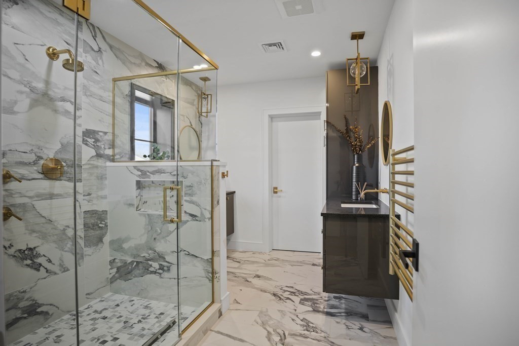 33 Glenland Road, Unit 2 Brookline, MA 02467 - Photo 21 of 40 Gallery Image 21