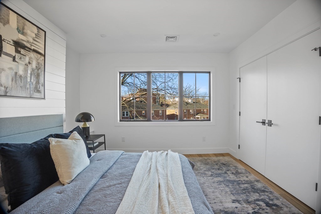 33 Glenland Road, Unit 2 Brookline, MA 02467 - Photo 24 of 40 Gallery Image 24