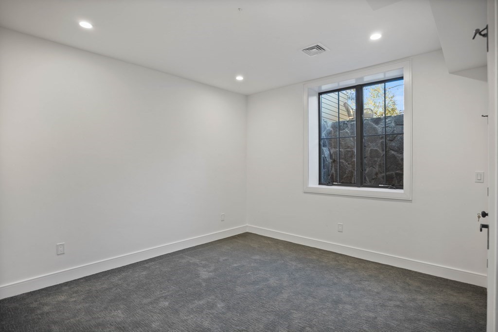33 Glenland Road, Unit 2 Brookline, MA 02467 - Photo 34 of 40 Gallery Image 34