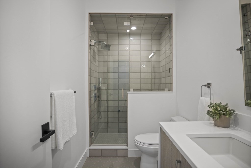 33 Glenland Road, Unit 2 Brookline, MA 02467 - Photo 35 of 40 Gallery Image 35