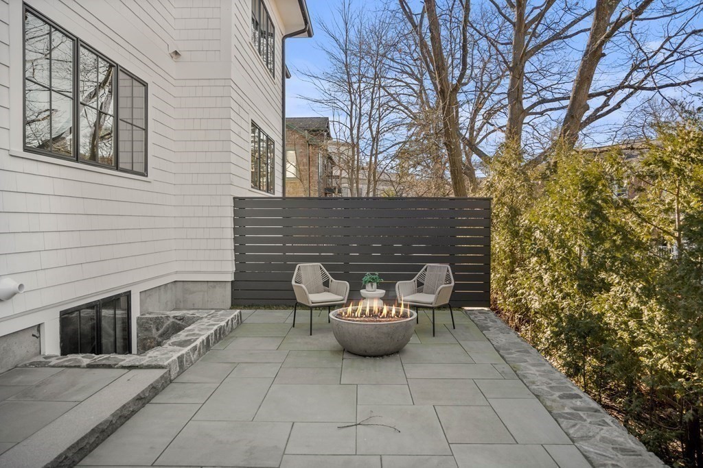 33 Glenland Road, Unit 2 Brookline, MA 02467 - Photo 37 of 40 Gallery Image 37