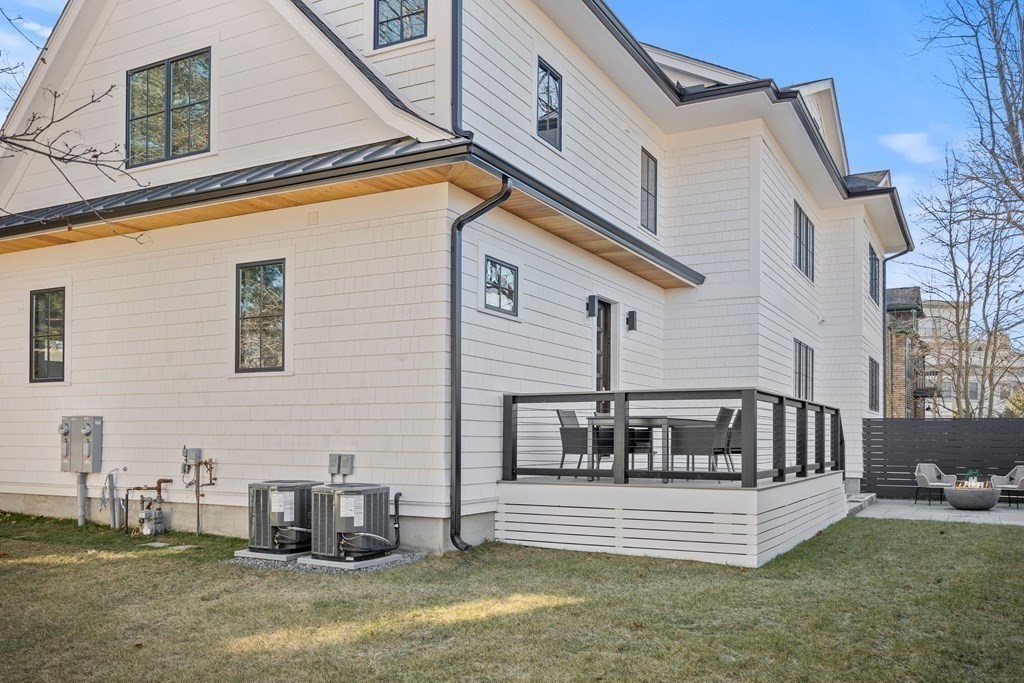 33 Glenland Road, Unit 2 Brookline, MA 02467 - Photo 39 of 40 Gallery Image 39