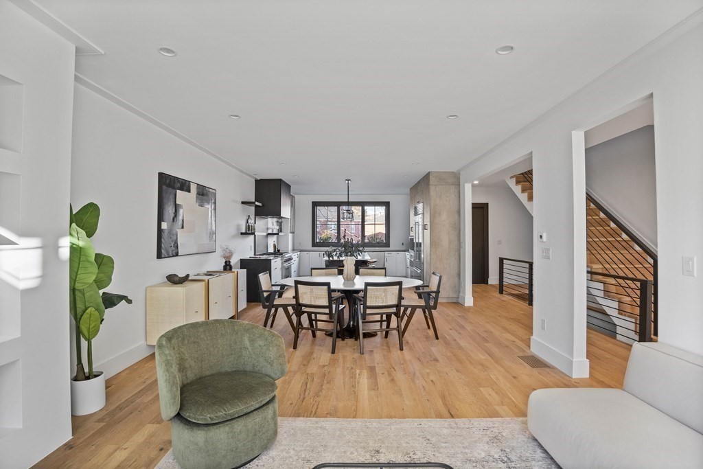 33 Glenland Road, Unit 2 Brookline, MA 02467 - Photo 7 of 40 Gallery Image 7