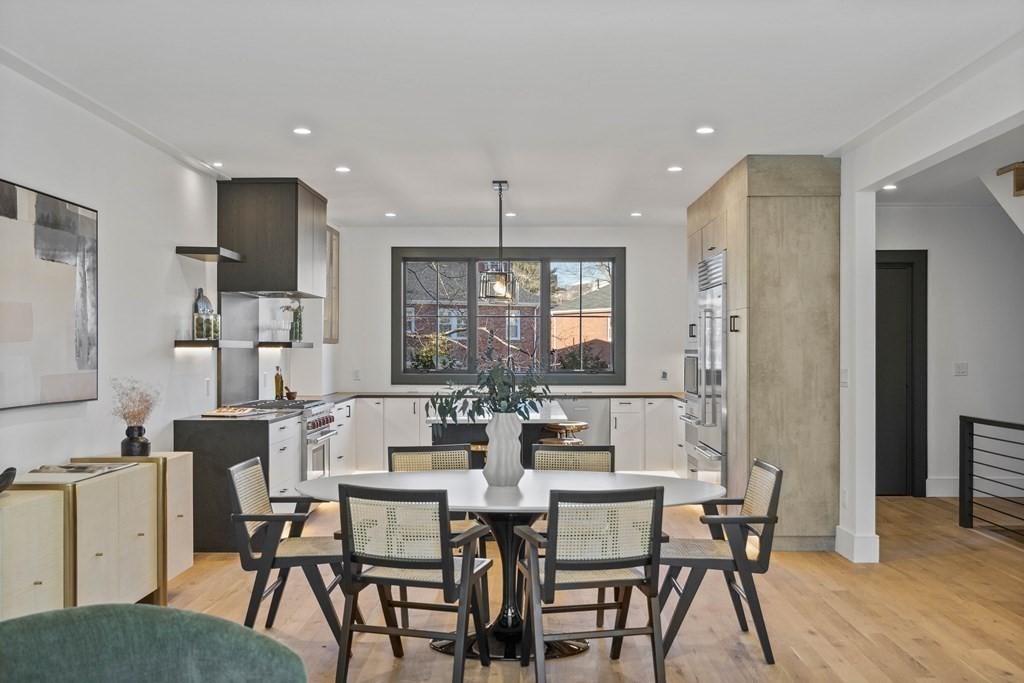 33 Glenland Road, Unit 2 Brookline, MA 02467 - Photo 8 of 40 Gallery Image 8
