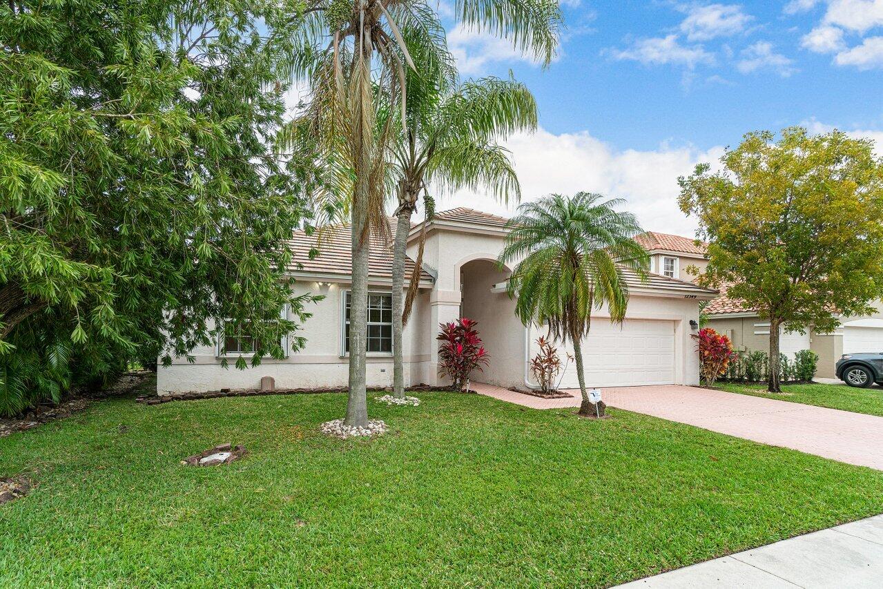 12349 Cascades Pointe Drive Boca Raton, FL 33428 - Photo 3 of 36 002-12349CascadesPointeDrive-BocaRaton-F
